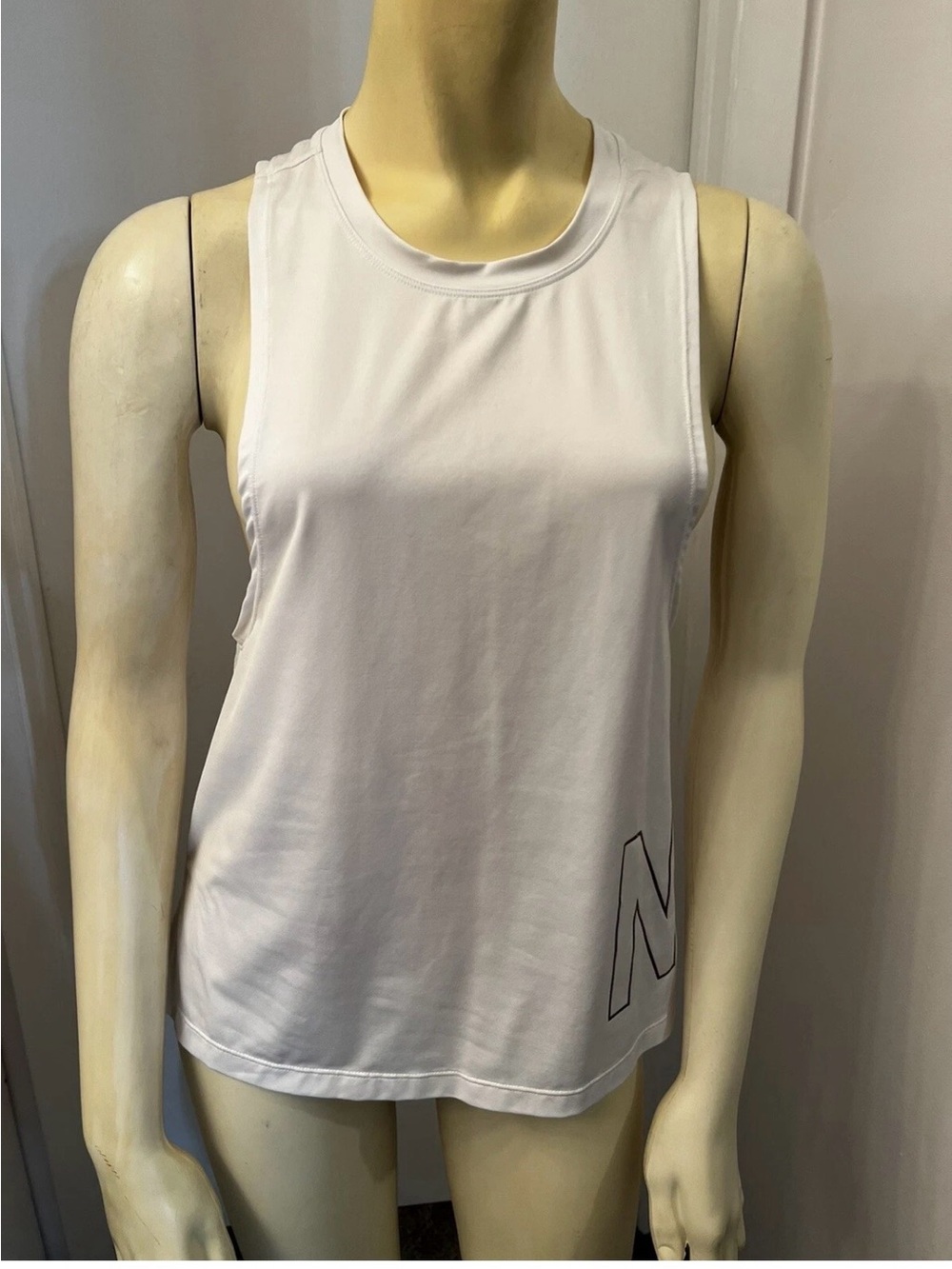 Nike White Athletic Scoop Neck Tank Top